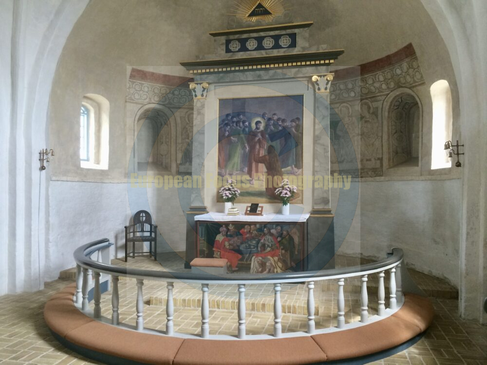 Vesterende Ballum, Church Altar and Choir