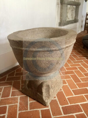 Hunderup church baptismal font