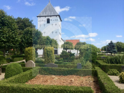 Hunderup church and cemetery